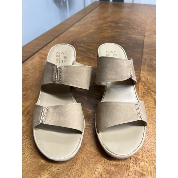 Naturalizer Women’s 7 Chunky Block Heels Sandals Tan Leather Slip On Comfort - Picture 9 of 9